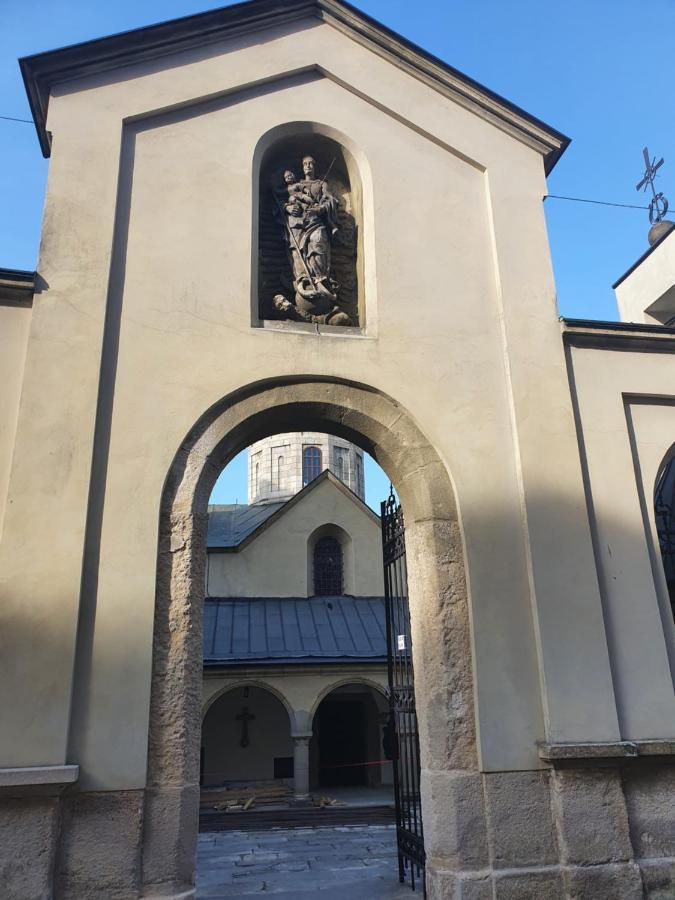 Апартаменти у Шевальє. Львів Екстер'єр фото